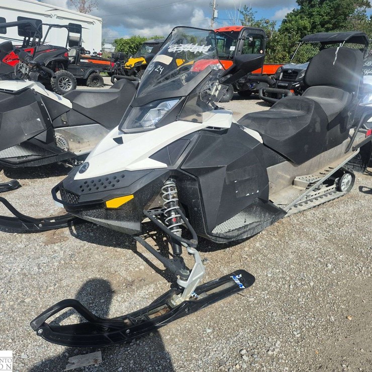 2015 Ski-Doo Grand Touring Sport