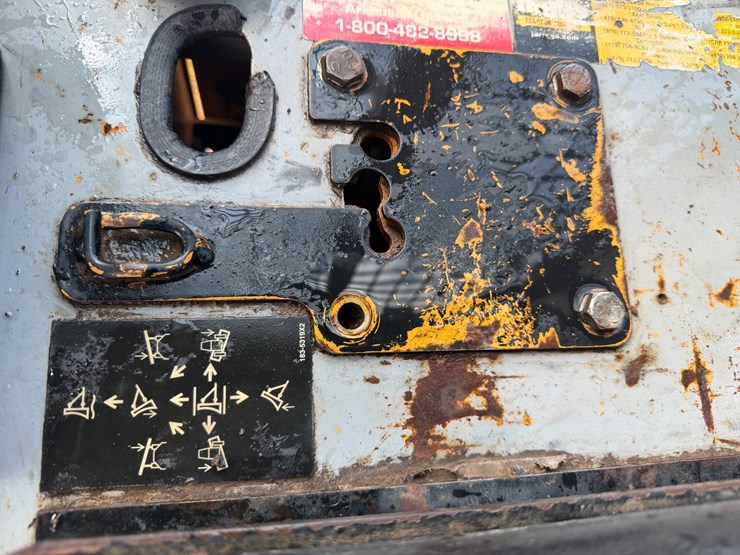 2005-caterpillar-d5g-image-79