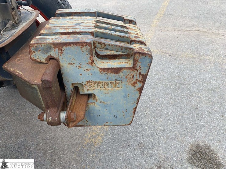 2011-kubota-m6040-image-31