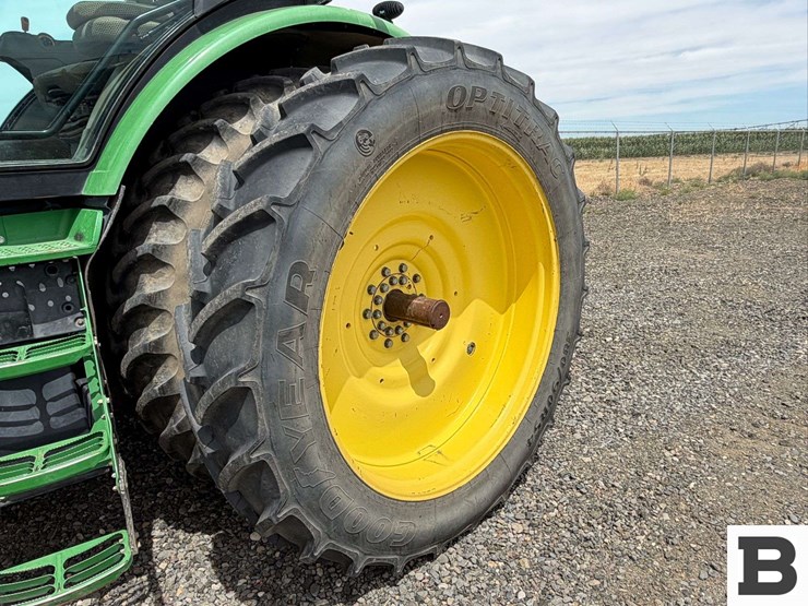 2014-john-deere-8345r-image-22
