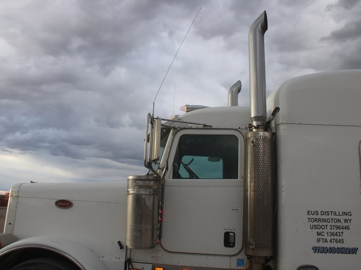 2006-peterbilt-379x-image-63