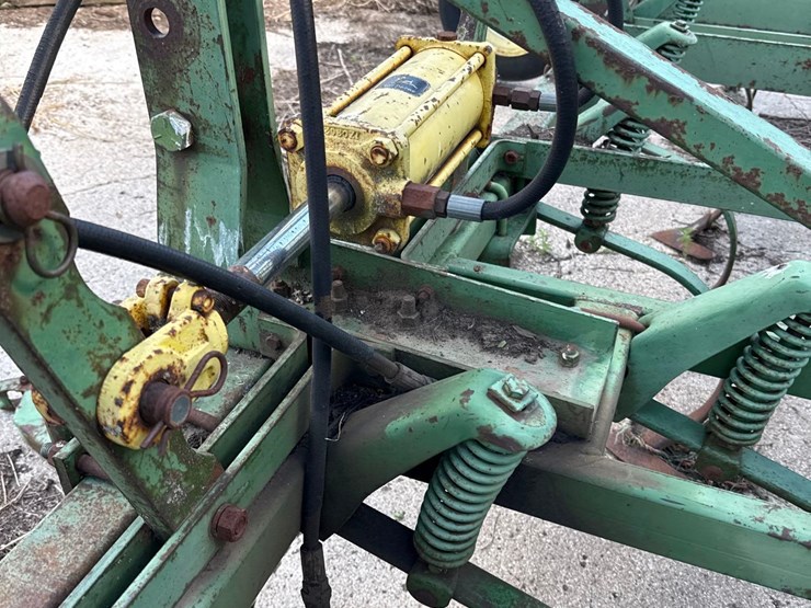 john-deere-1100-image-40