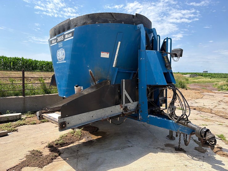 sac-3655-maxi-mixer-feeder-wagon-image-1