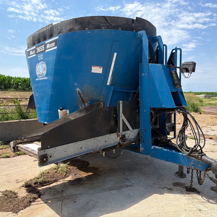 SAC 3655 Maxi Mixer Feeder Wagon
