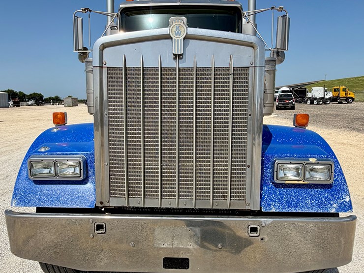 2000-kenworth-w900l-image-2