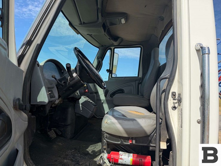 2006-international-durastar-4400-image-39