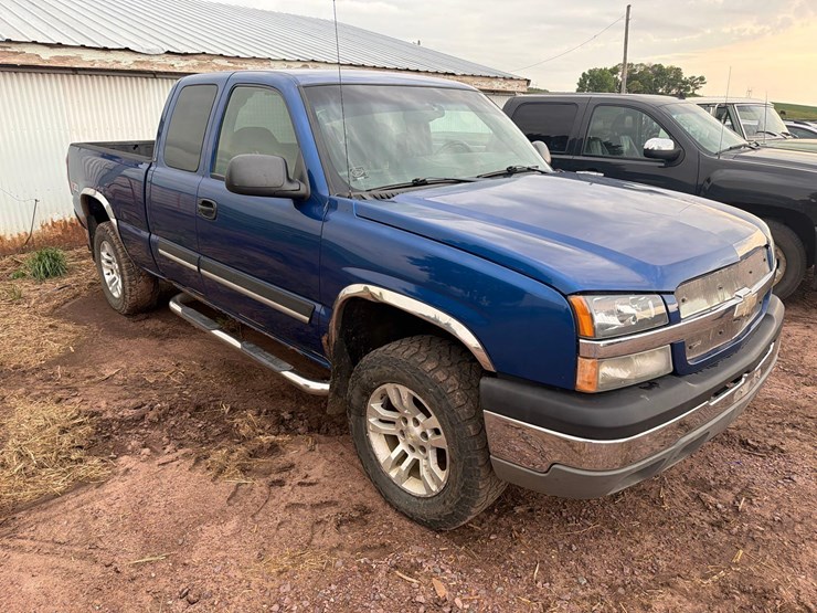 2003-chevrolet-k1500-image-2