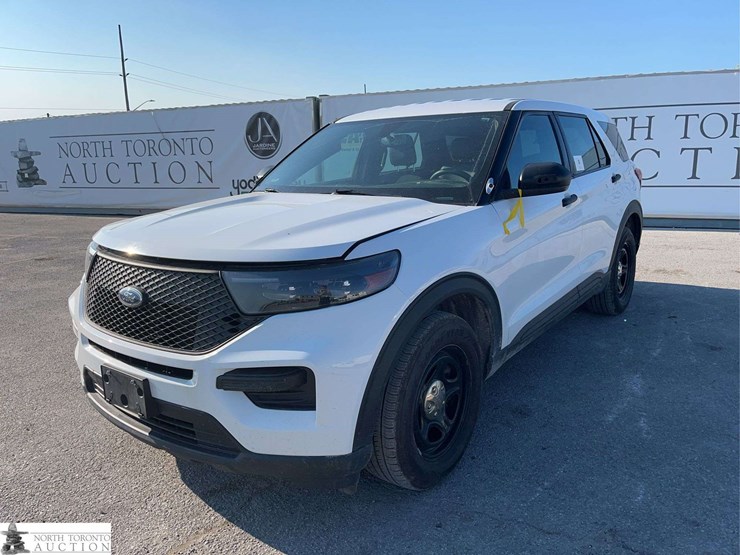 2022-ford-explorer-image-1