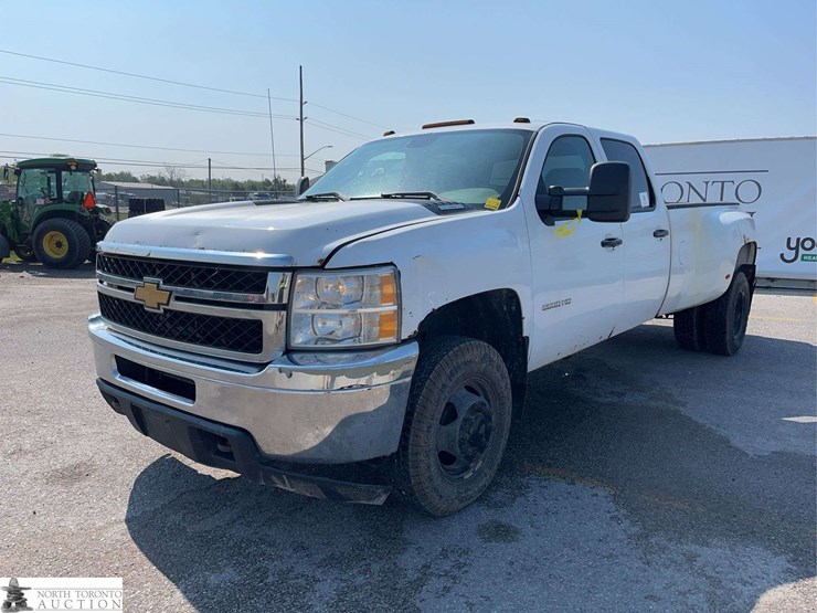 2012-chevrolet-silverado-3500hd-image-1