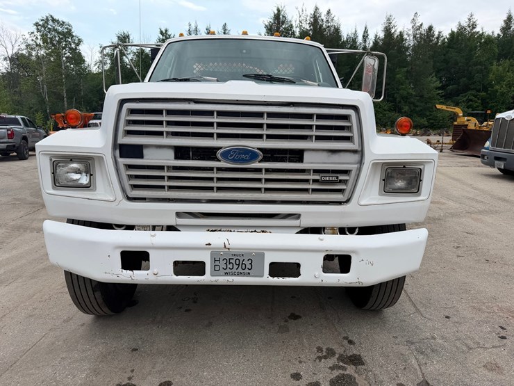 ford-f700-image-8