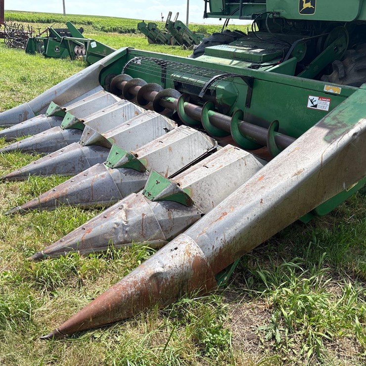 JOHN DEERE 643