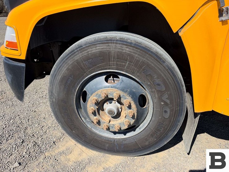 2013-blue-bird-bb-conventional-school-bus-image-13