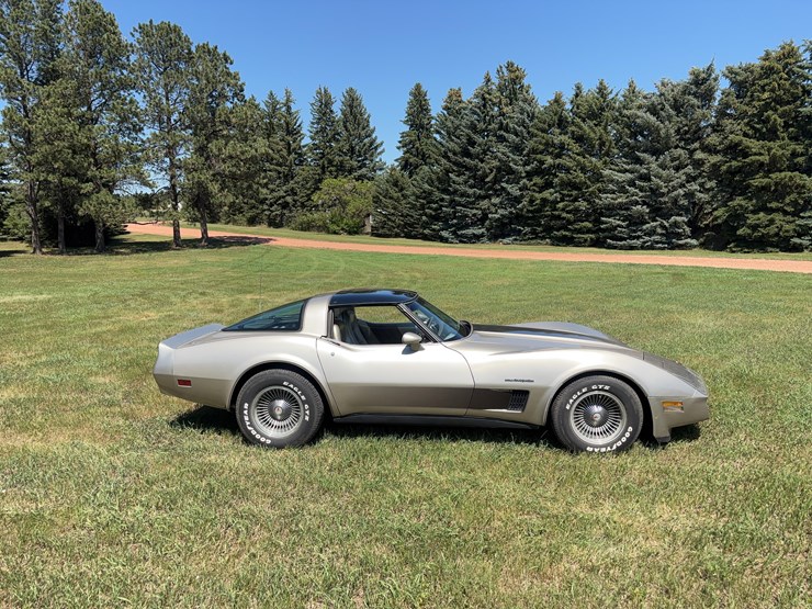 1982-chevrolet-corvette-image-5