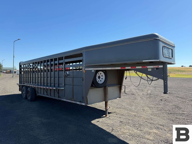 2015-c&b-quality-mavgnst24-14k-str-stock-trailer-image-7
