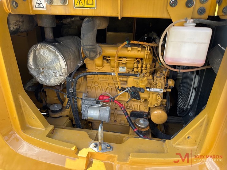 caterpillar-305.5e2-image-8