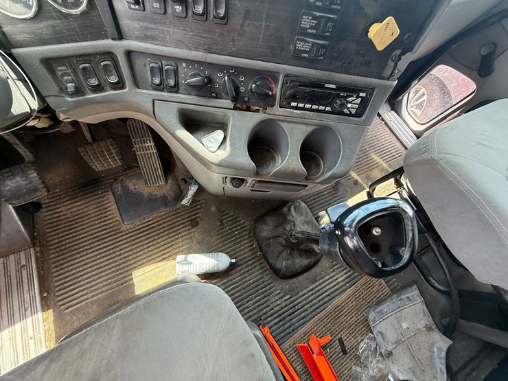 #47453-•-inop-2007-freightliner-columbia-t/a-truck-tractor-1fuja6cy07lx38975-inv#-47453-image-17