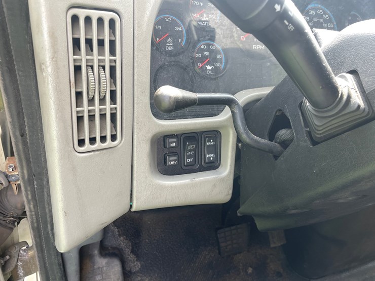 2017-international-durastar-4400-image-48