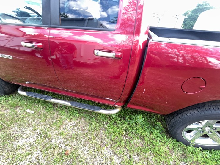 2011-dodge-1500-image-16