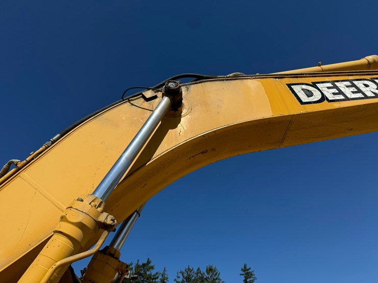 deere-230-lc-image-30