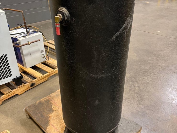kobalt-60-gallon-cast-iron-air-tank-image-3