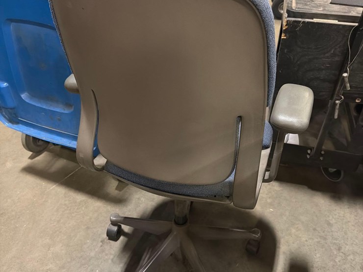 office-chair-image-2
