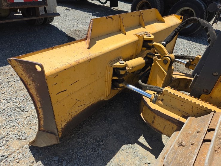 deere-650h-lt-image-10