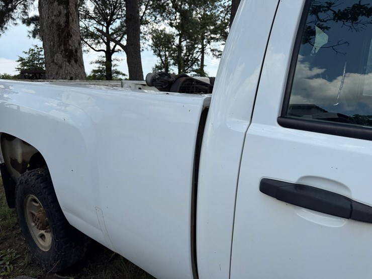 2010-chevrolet-silverado-2500-image-34