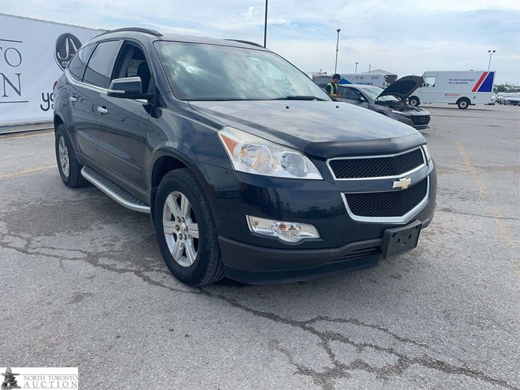 2010-chevrolet-traverse-image-3