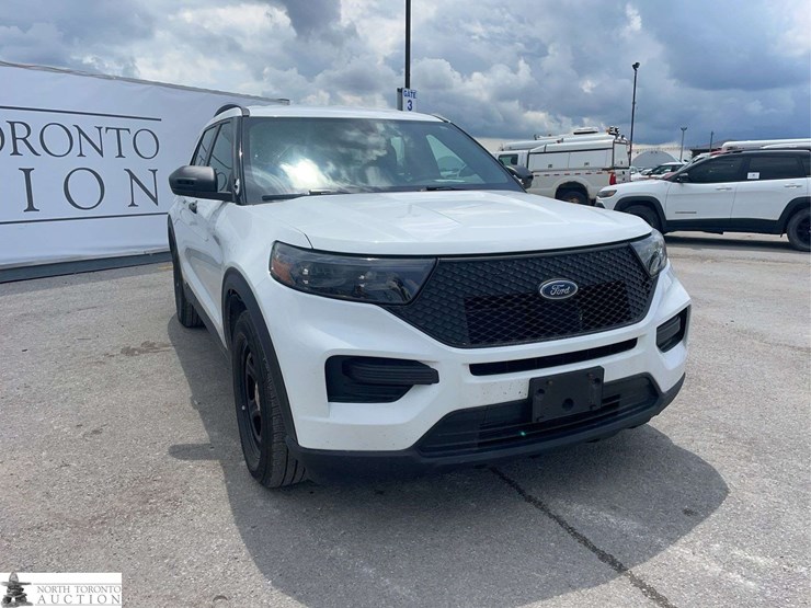 2022-ford-explorer-image-3
