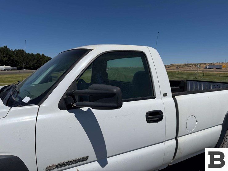 2003-chevrolet-silverado-2500hd-image-12