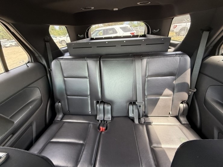 2014-ford-explorer-image-17