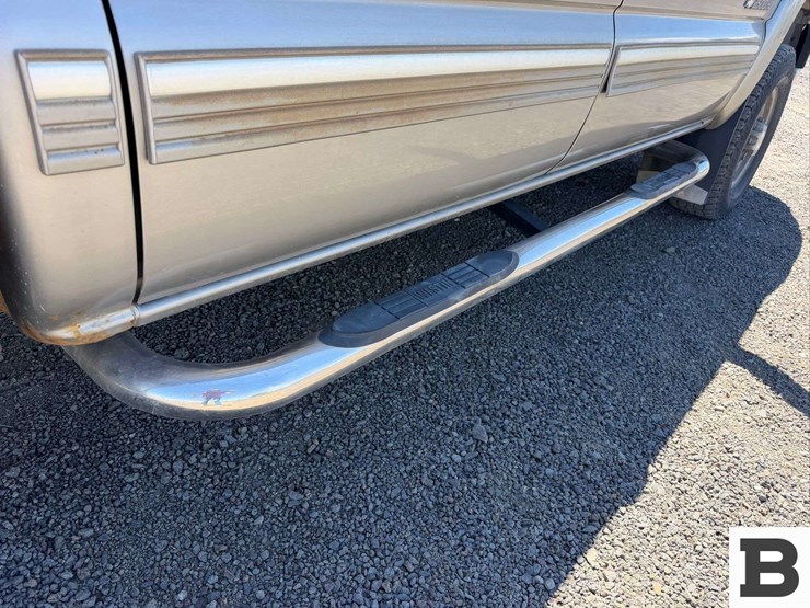 2002-chevrolet-silverado-2500hd-image-19