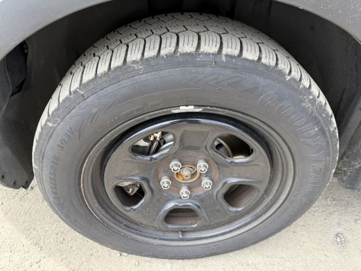 2019-ford-explorer-image-16
