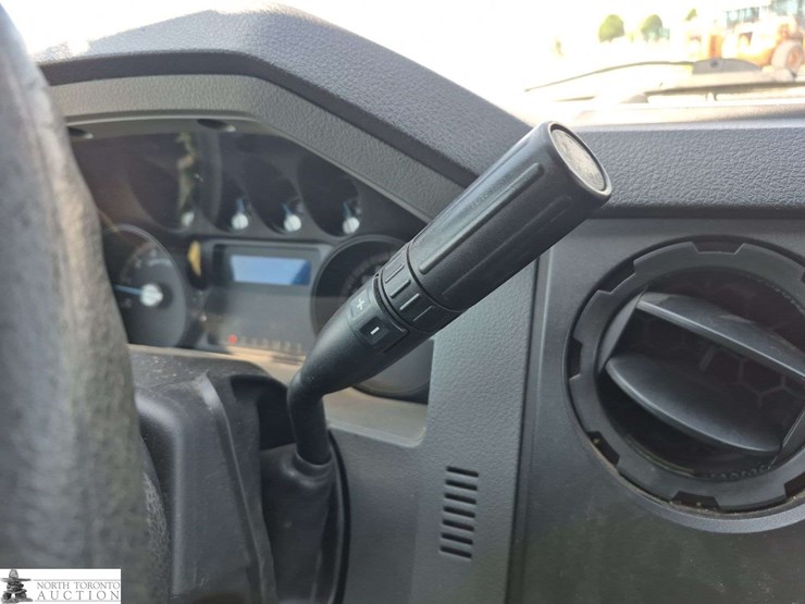 2011-ford-f350-image-17
