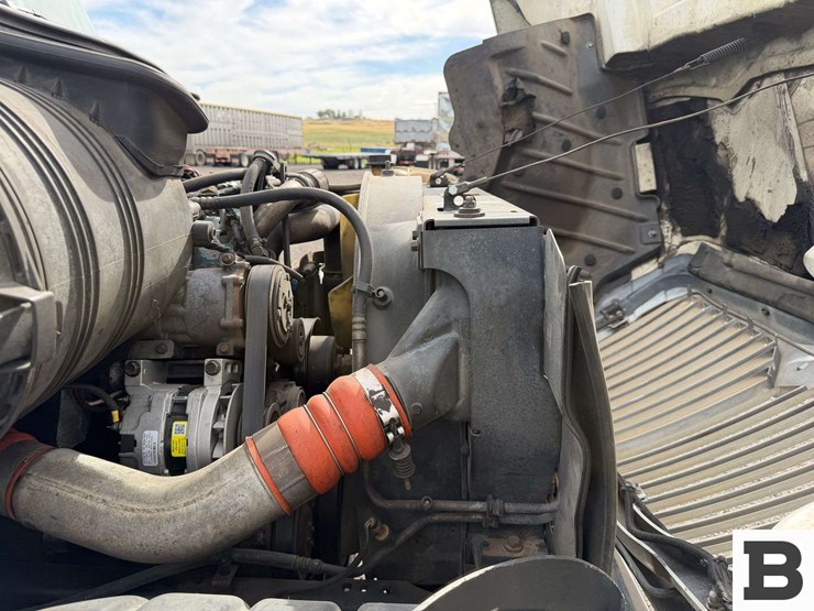 2006-international-durastar-4300-image-38