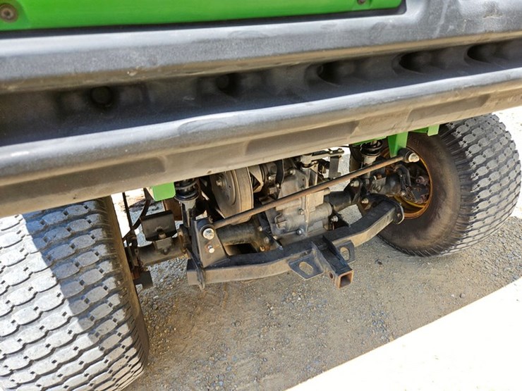 2016-john-deere-gator-image-15