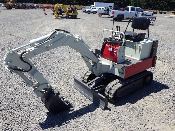 takeuchi-tb080-image-1