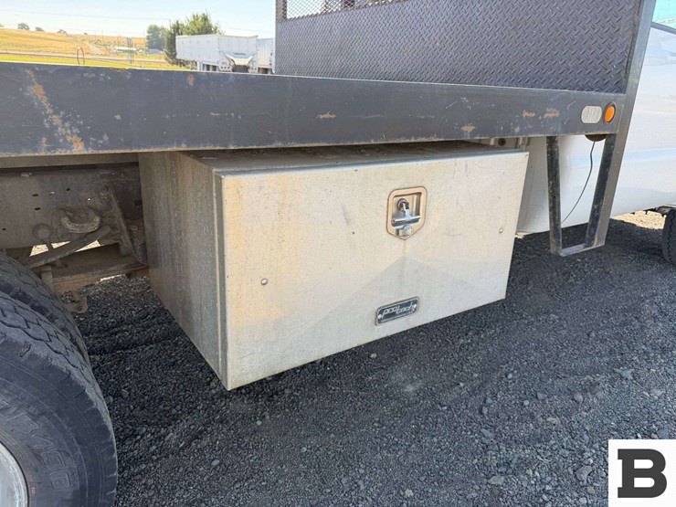 2002-ford-f550-image-25