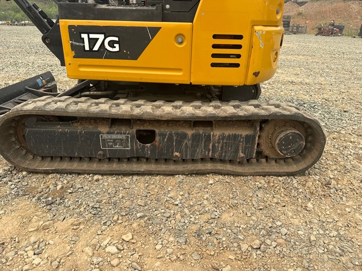 2023-deere-17g-image-40