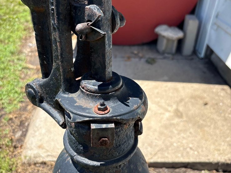 decorative-well-pump-image-6