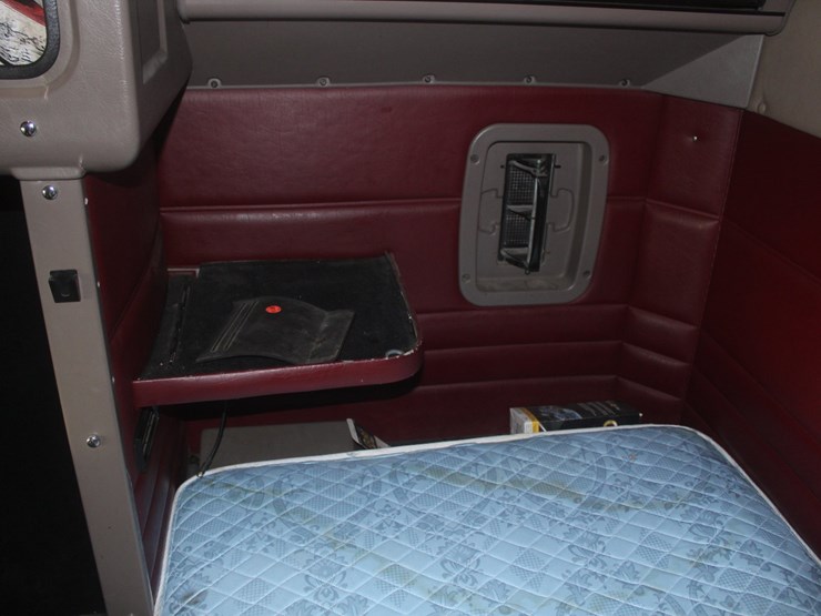 2006-peterbilt-379x-image-90