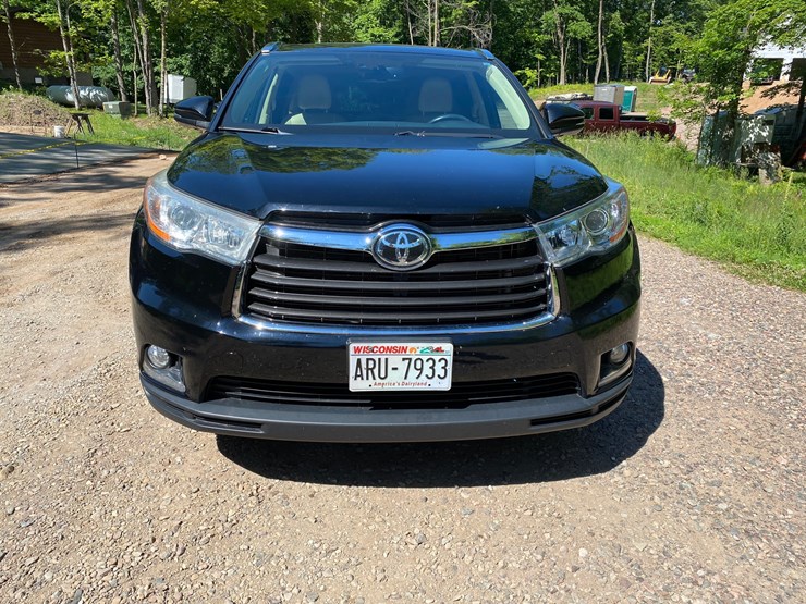 2016-toyota-highlander-image-2