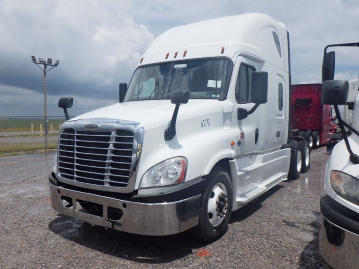 2018-freightliner-cascadia-125-image-1