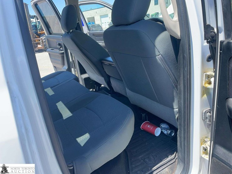 2016-dodge-1500-image-19
