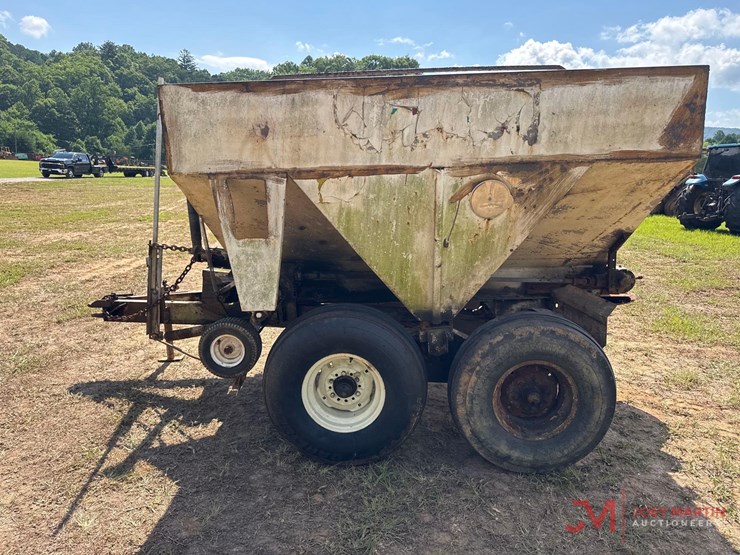 simonsen-8'-pull-type-fertilizer-spreader-image-5