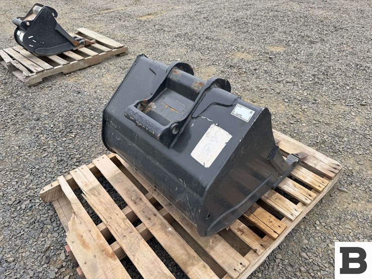 bobcat-30"-bucket-image-4