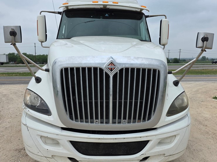 2015-international-prostar-image-2