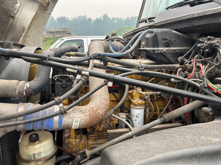 2003-freightliner-fl112-image-91