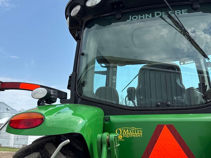 2013-john-deere-8235r-image-24