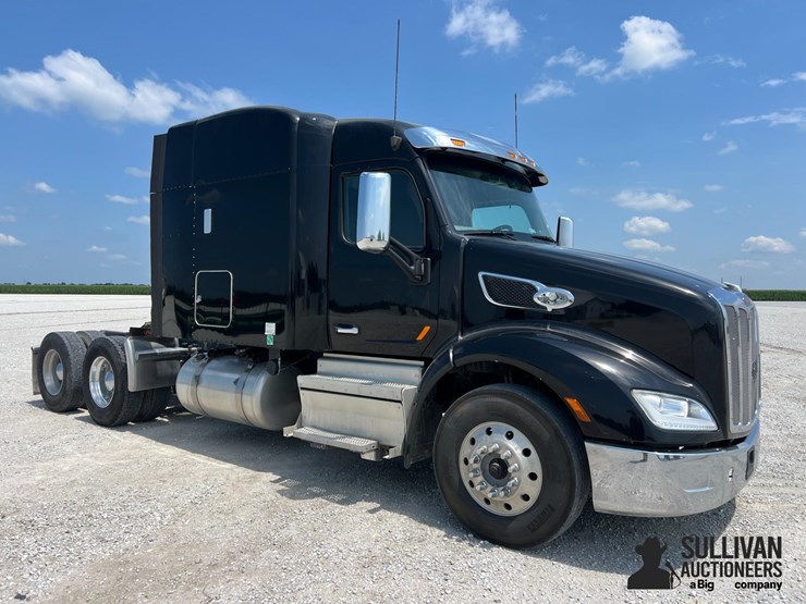 2018-peterbilt-579-image-3